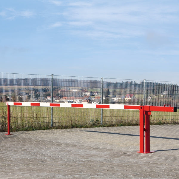 Compact counterweight boom barrier with built-in support arm for entry control
