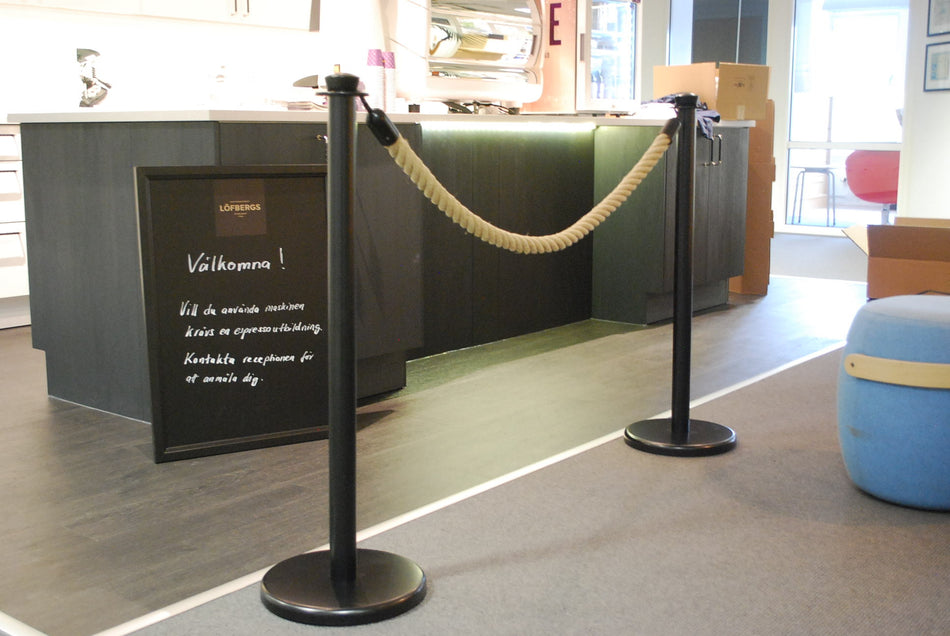 Svart stolpe- og tau-barrieresett -Luxor- (2x svarte stolper + 1x 150cm hampetau)