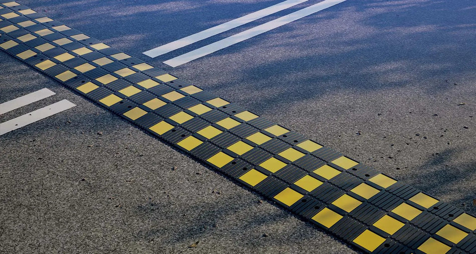 Fartsdemper i gummi -Myk- (50mm) | Holdbar & Høy Synlighet